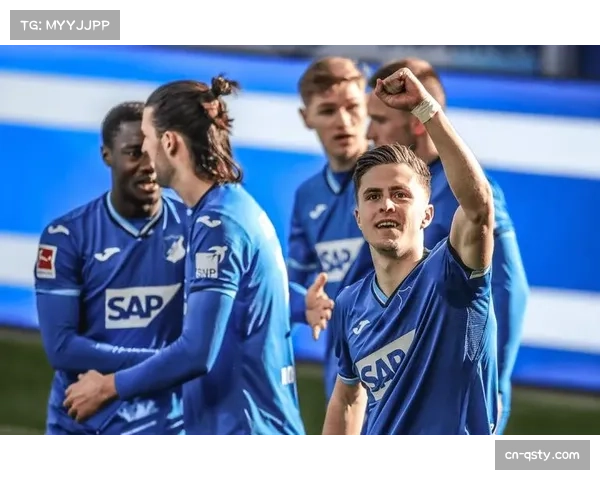 德甲裁判标准讨论：VAR判罚争议再起，多特蒙德对阵霍芬海姆点球引热议